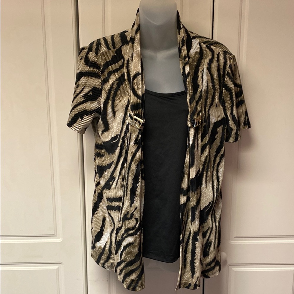 Animal Print Short Sleeve pullover top